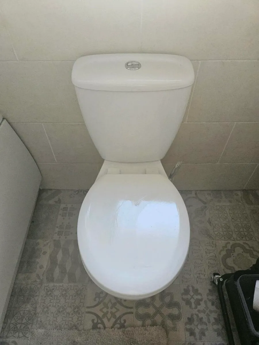 Bathroom suite jacuzzi bath - Image 2