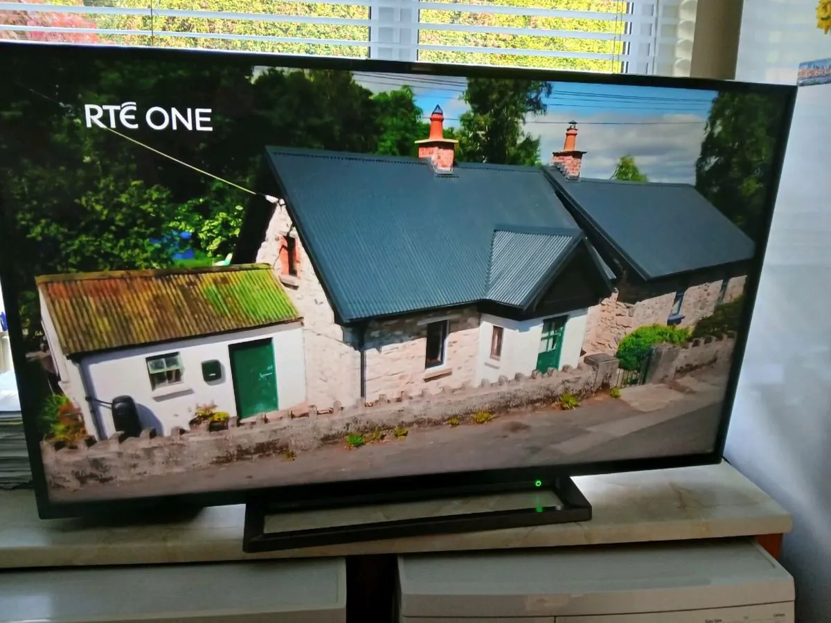 New Toshiba Smart 50 inch Smart 4k hdmi tv. - Image 1