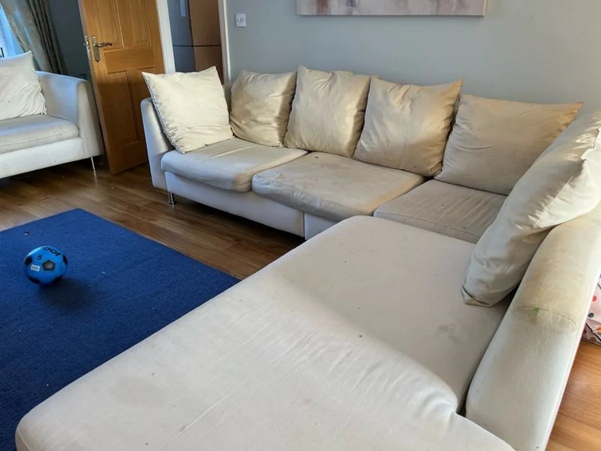 Sits sofa suite: L shaped sofa and matching 1.5 seater - Image 1