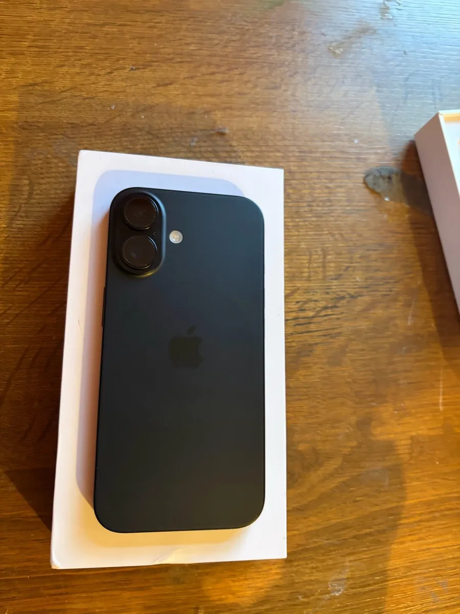 iPhone 16 - Image 2