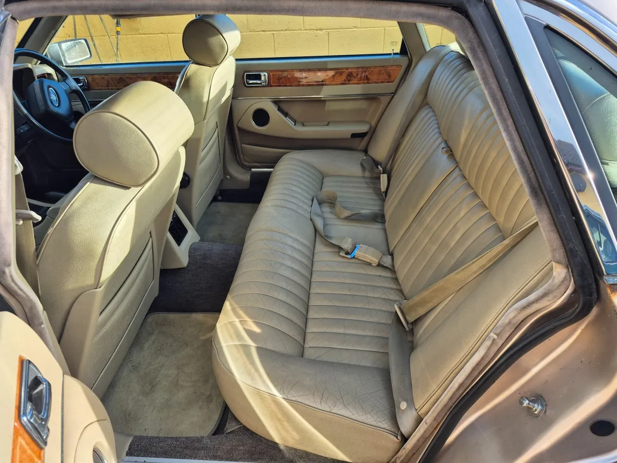 1991 Jaguar XJ6 4.0 Straight 6 - Image 4