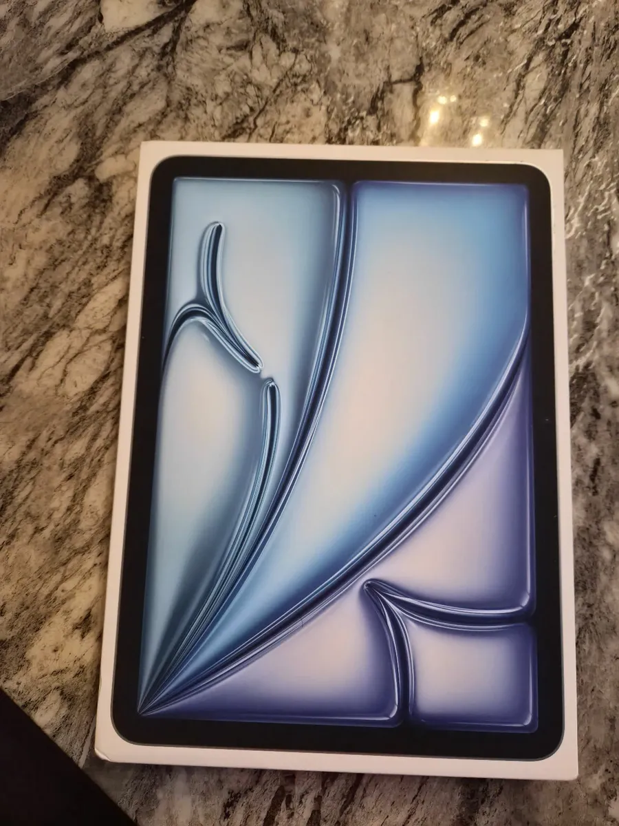 Ipad air m2 11 inch with new apple pencil pro - Image 1