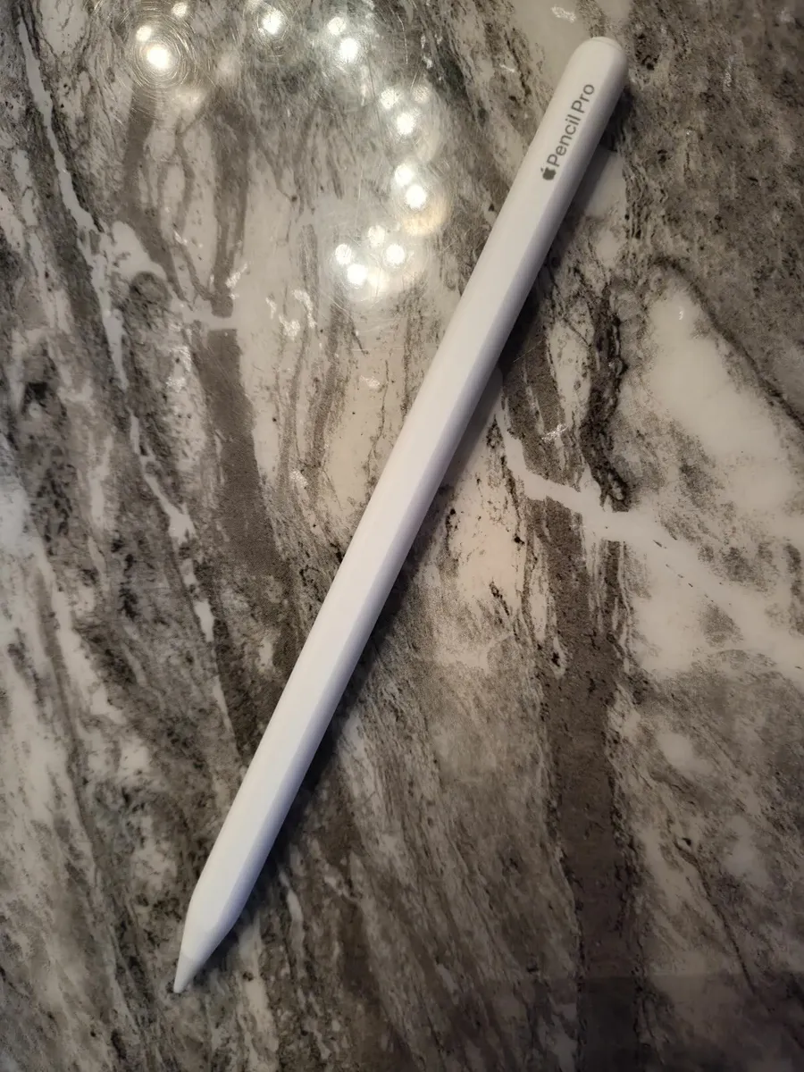 Ipad air m2 11 inch with new apple pencil pro - Image 3