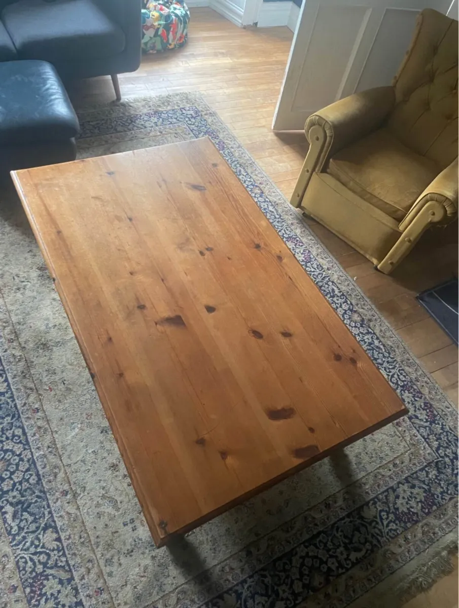 Handmade bespoke large pine coffee table - Image 2