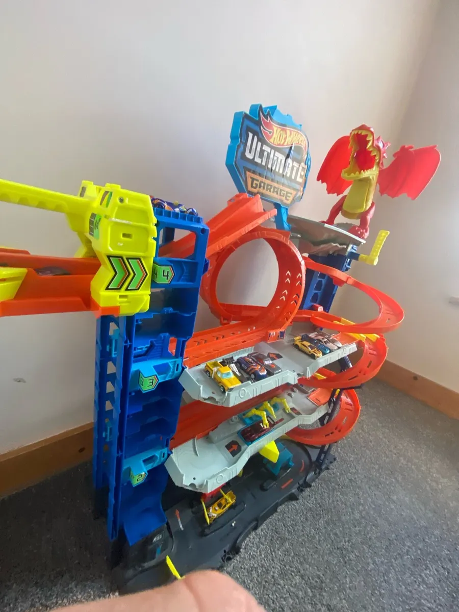 Hot wheels ultimate garage - Image 2