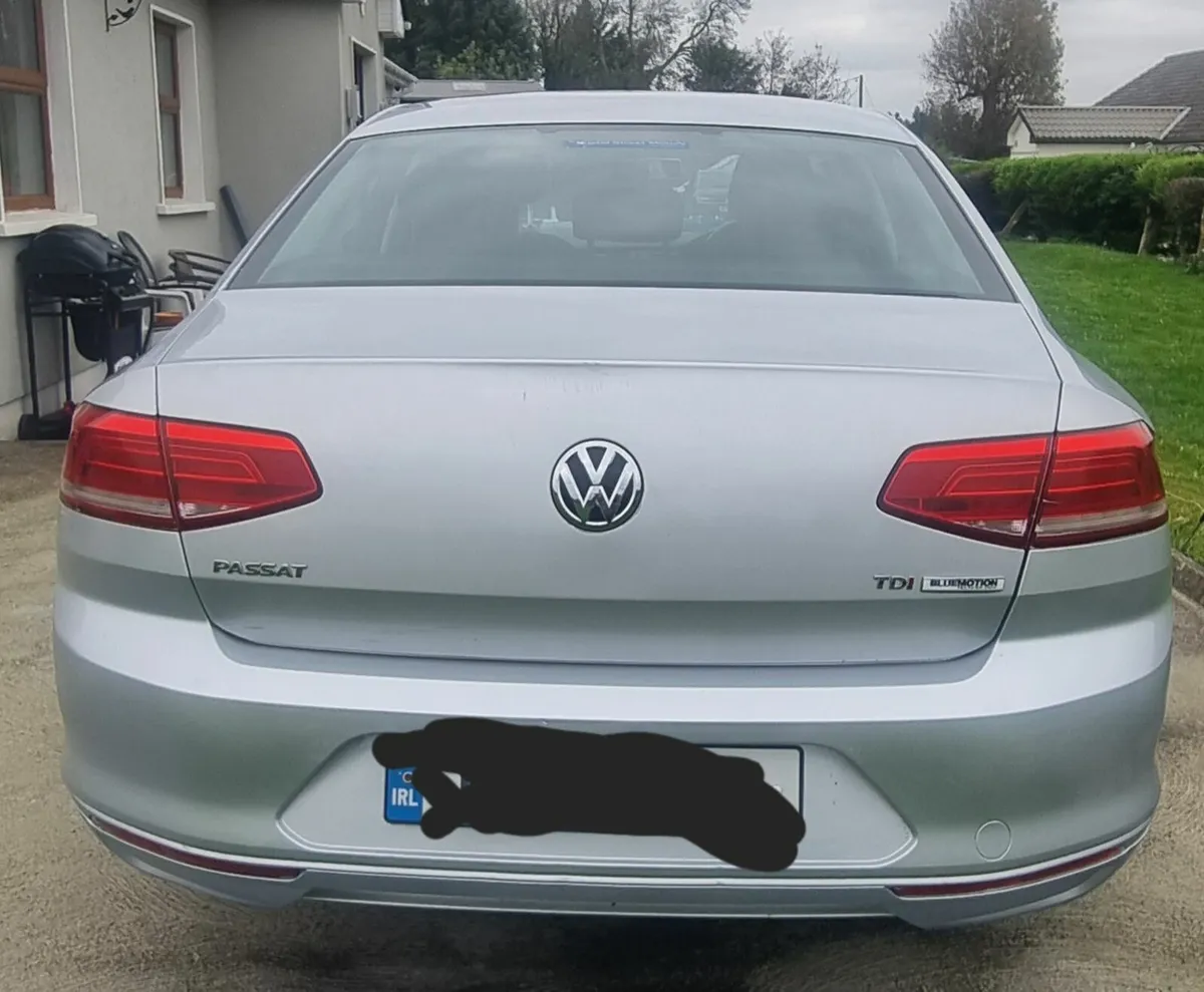 Volkswagen Passat 2015 - Image 1
