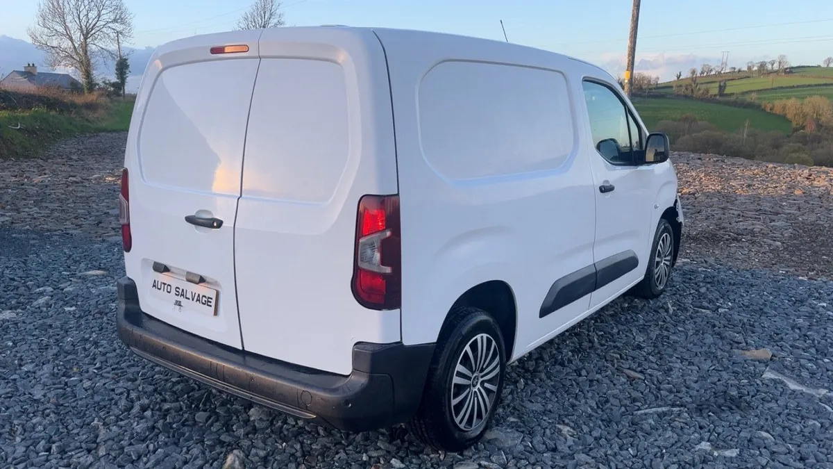 2019 Peugeot Partner - Image 3