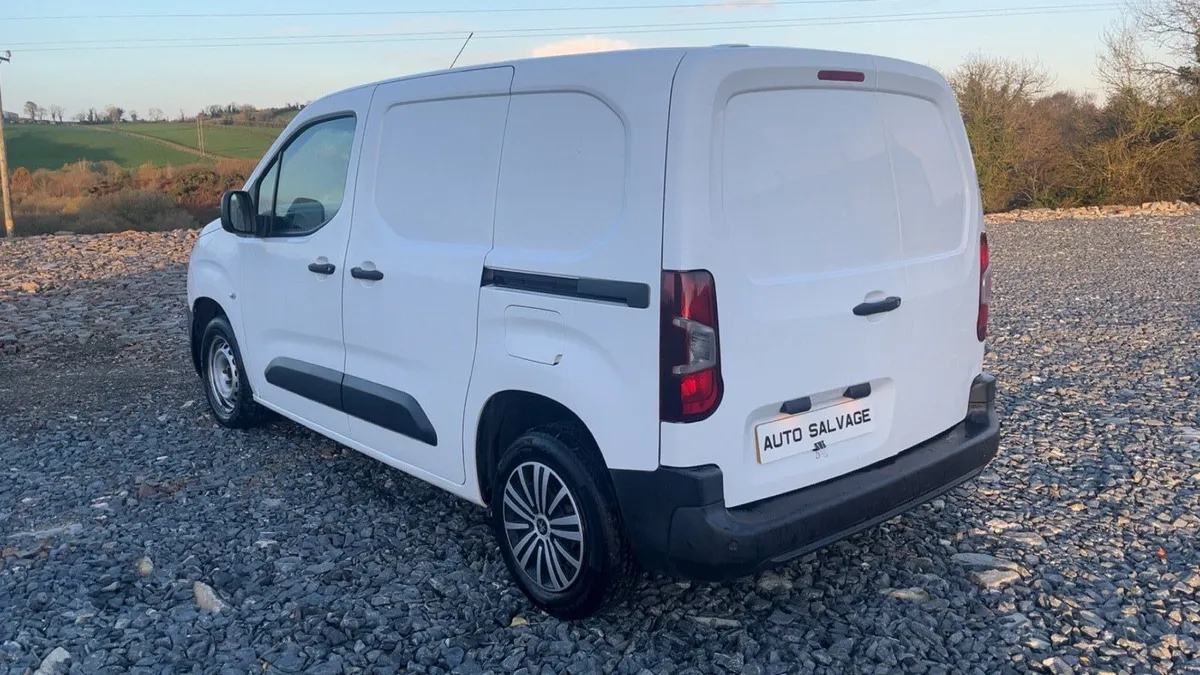 2019 Peugeot Partner - Image 4