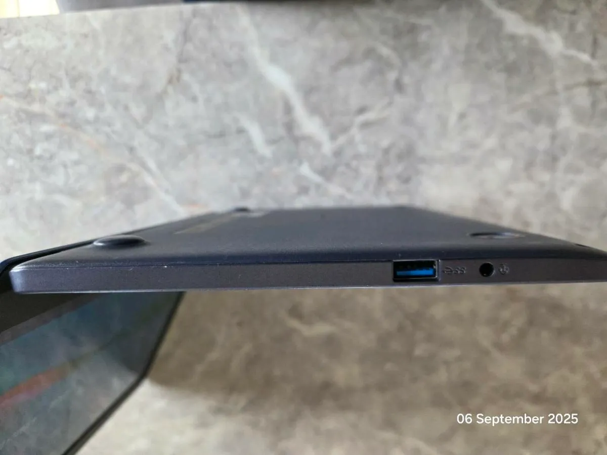 Asus laptop - Image 4