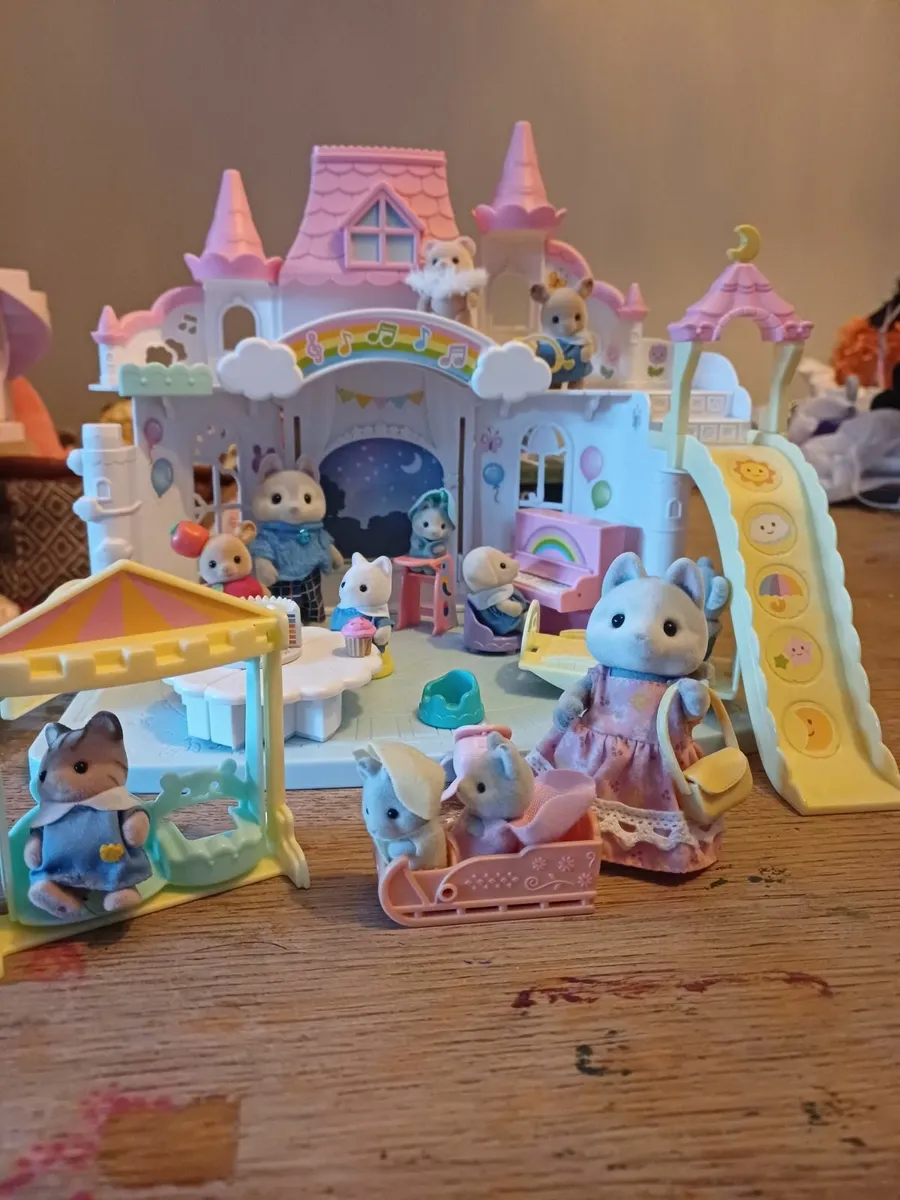 Sylvanian Families School House - Image 3