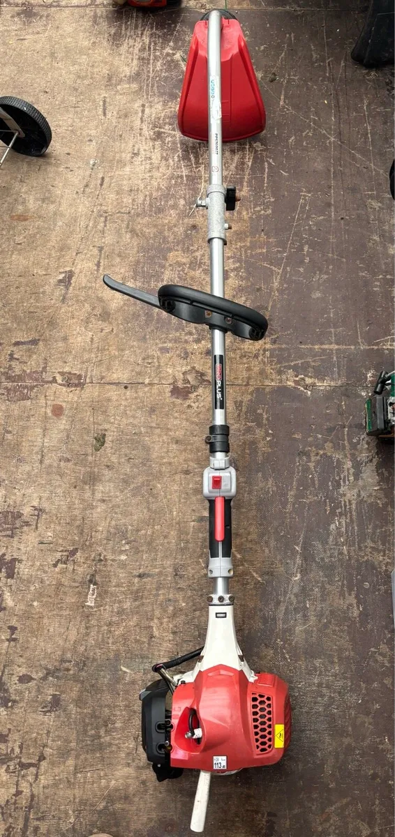 Petrol strimmer - Image 1