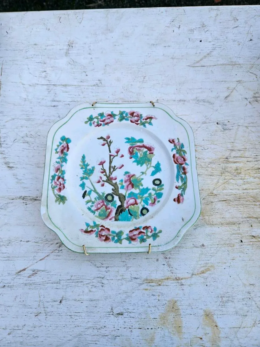 Vintage Arklow Pottery Plate - Image 1