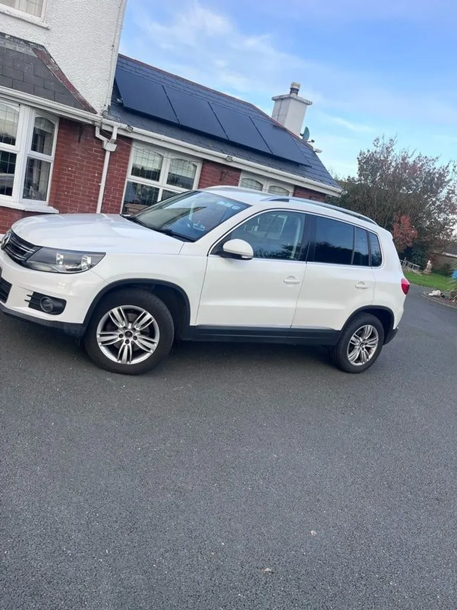 2012 Volkswagen Tiguan - Image 1