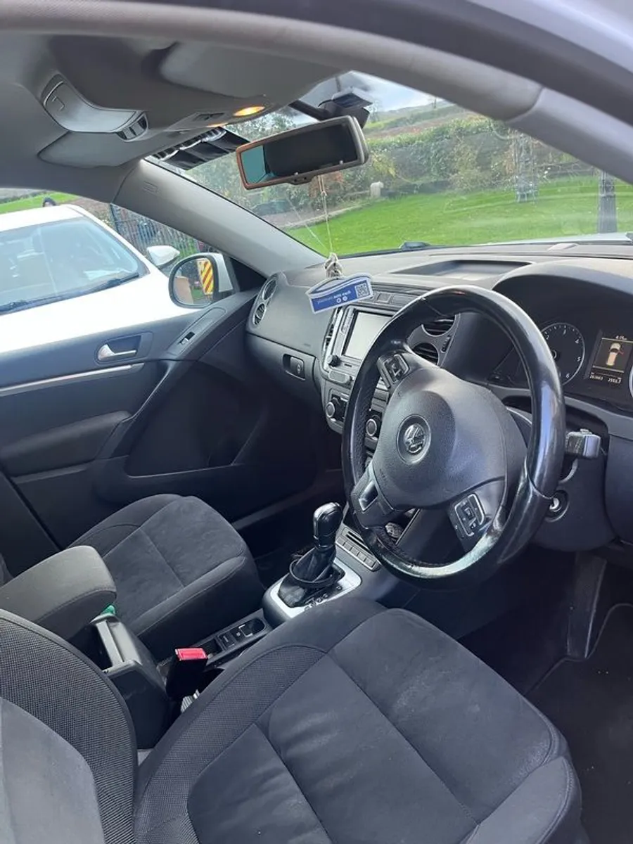 2012 Volkswagen Tiguan - Image 4