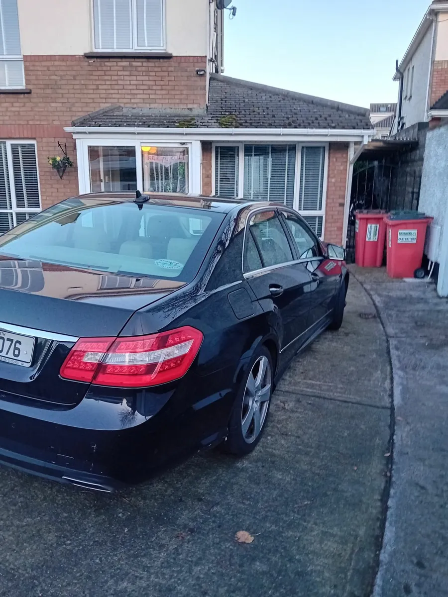 Mercedes-Benz E-Class 2012 - Image 4