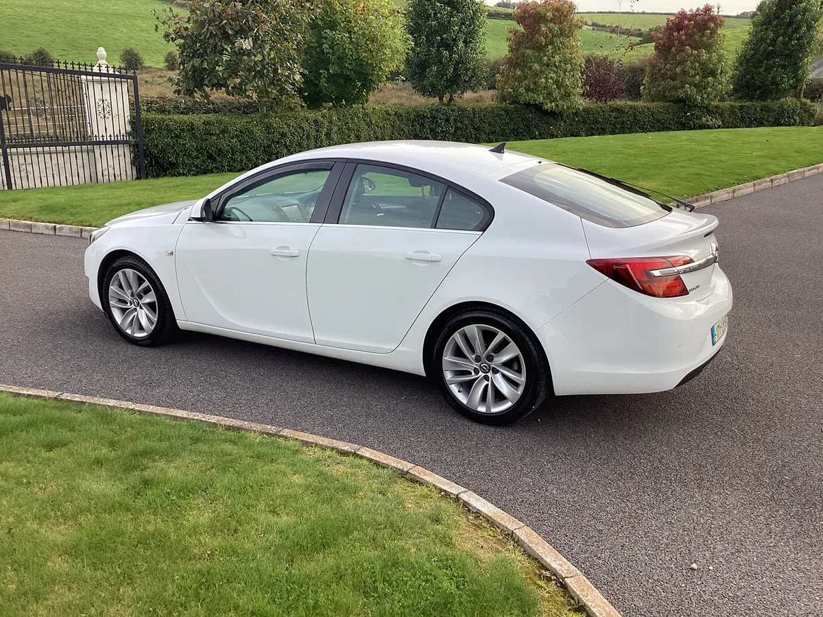 2017 Opel Insignia Diesel - Image 3