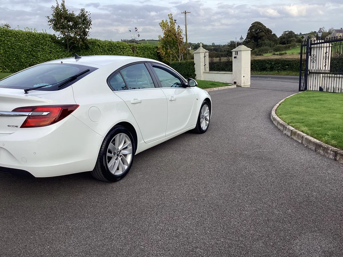 2017 Opel Insignia Diesel - Image 4