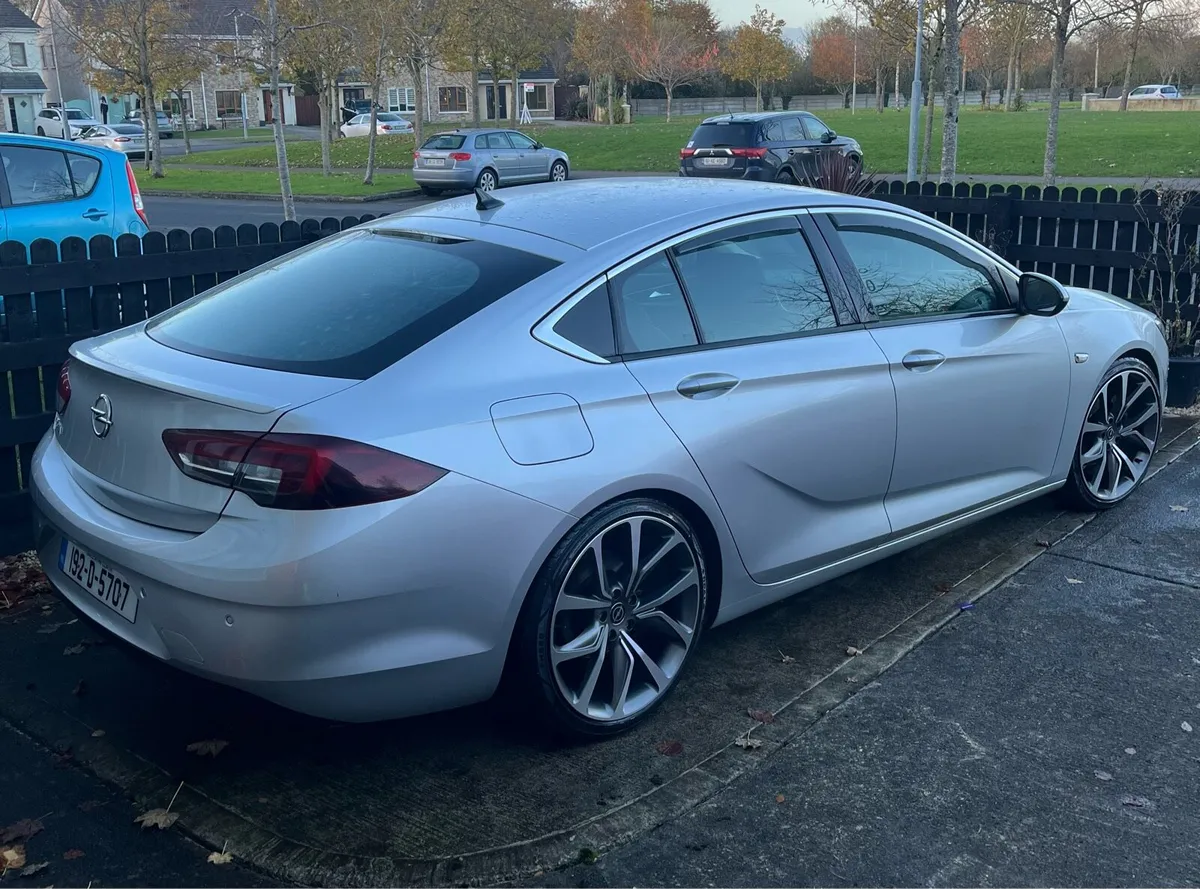 Opel Insignia 1.5 Turbo - Image 2