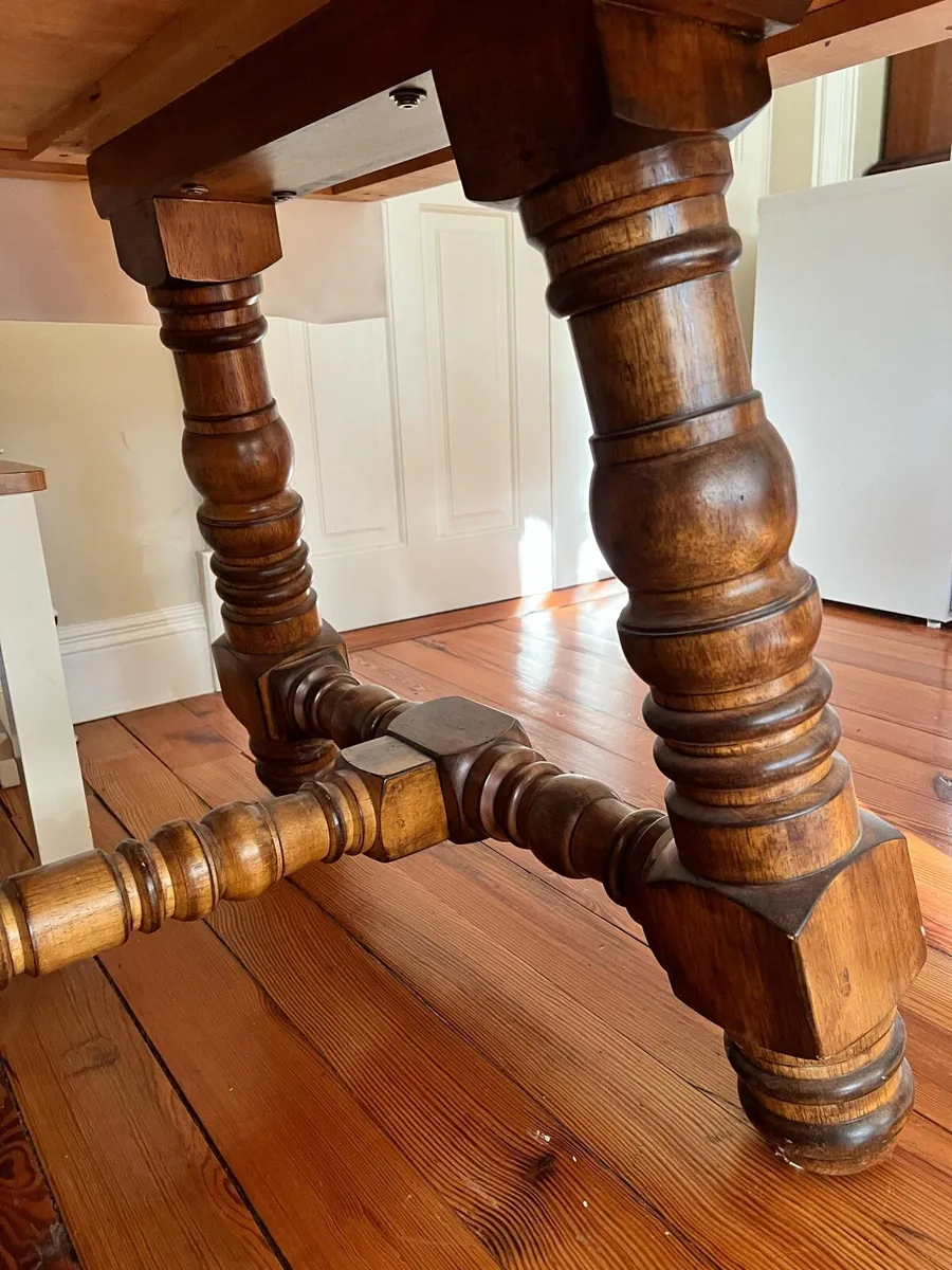 Dining table - Image 3