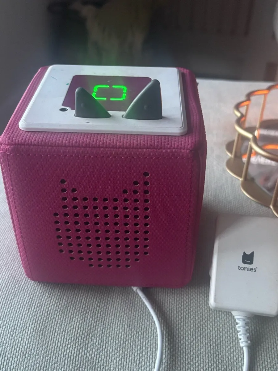 Tonie Bundle - Reader + Tonie Box Case + 4 stories - Image 2