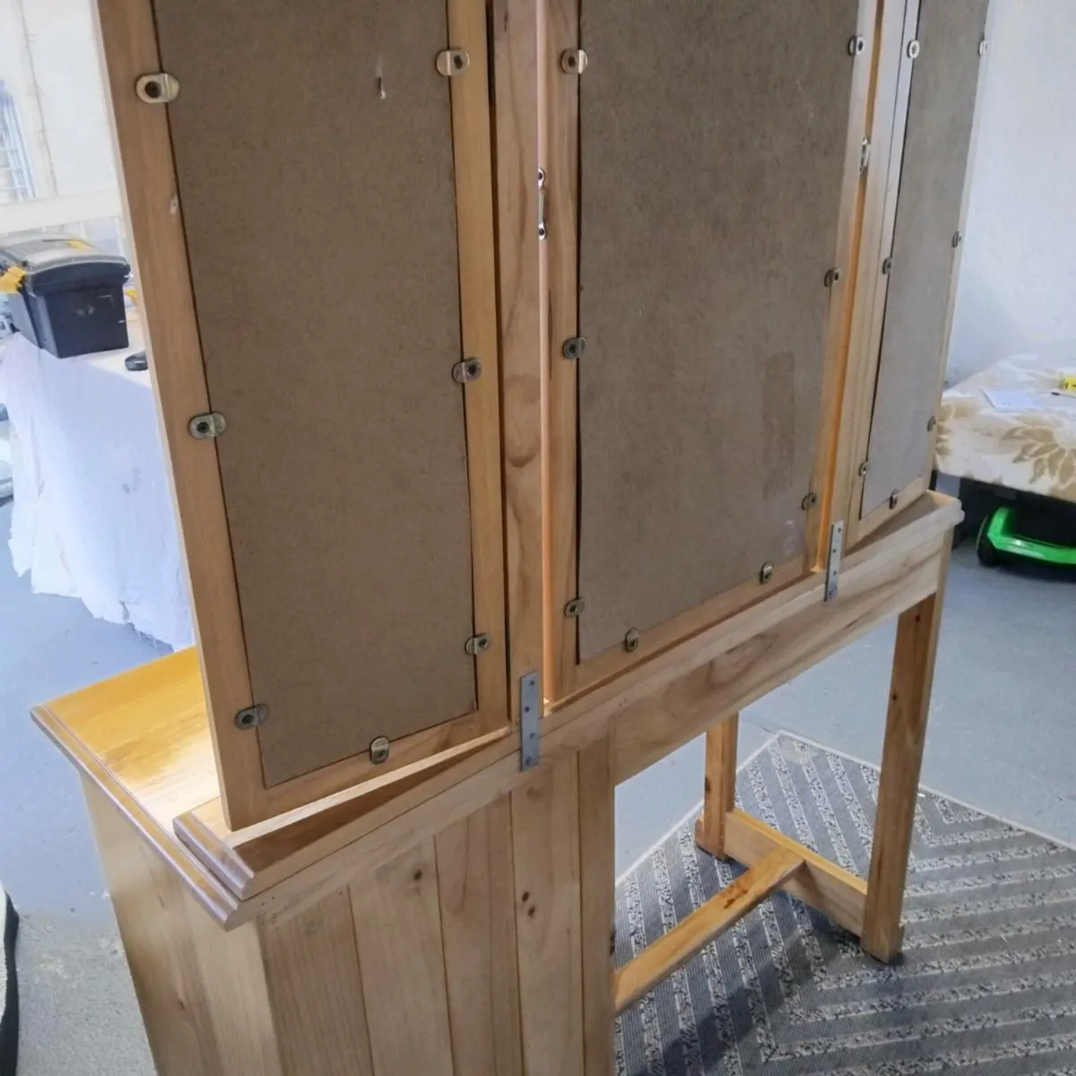 Mirrored dressing table - Image 2