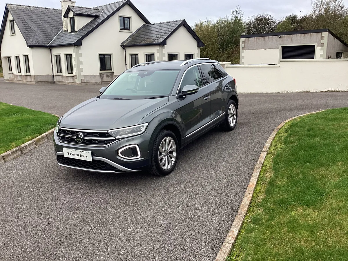 2023 Volkswagen T Roc Diesel SUV Manual - Image 2