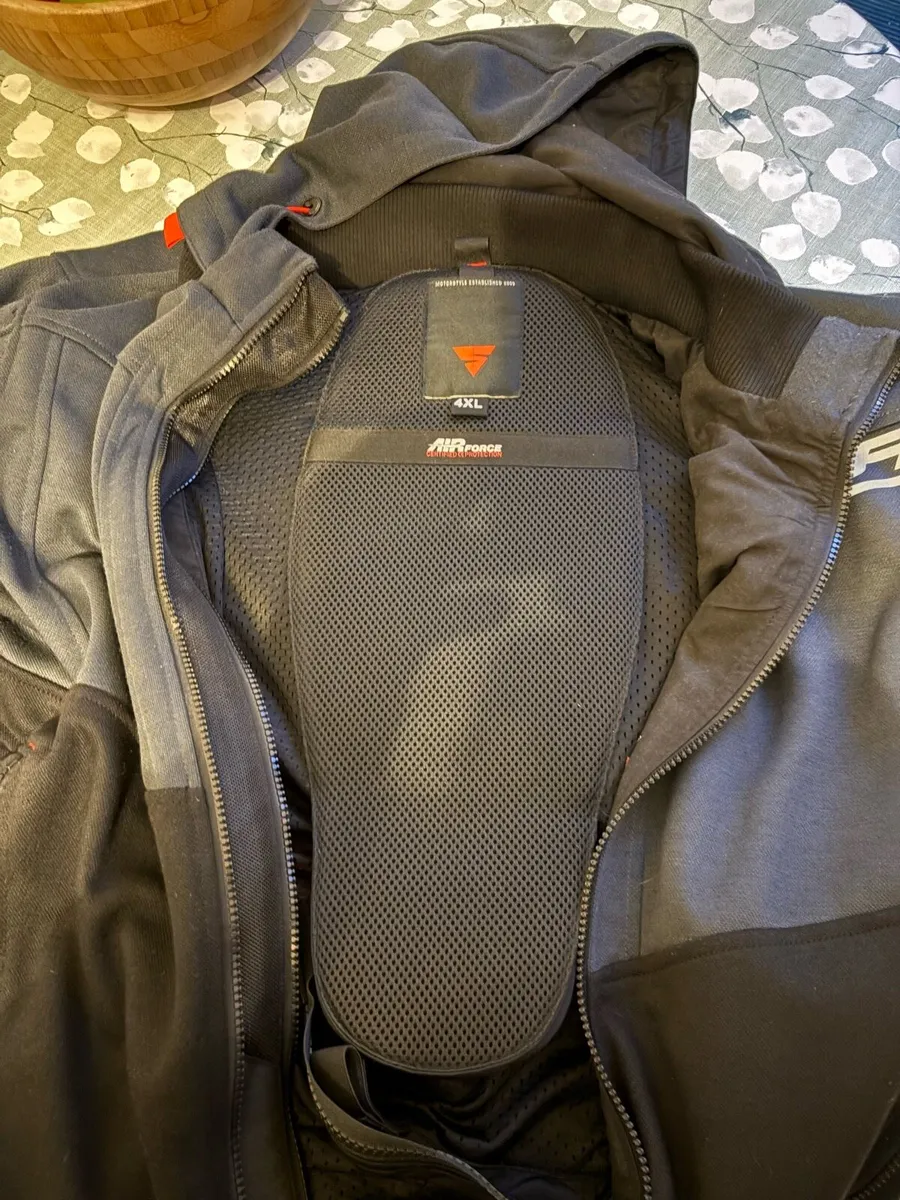 Shima daybreaker armoured motorcycle hoodie - Image 2