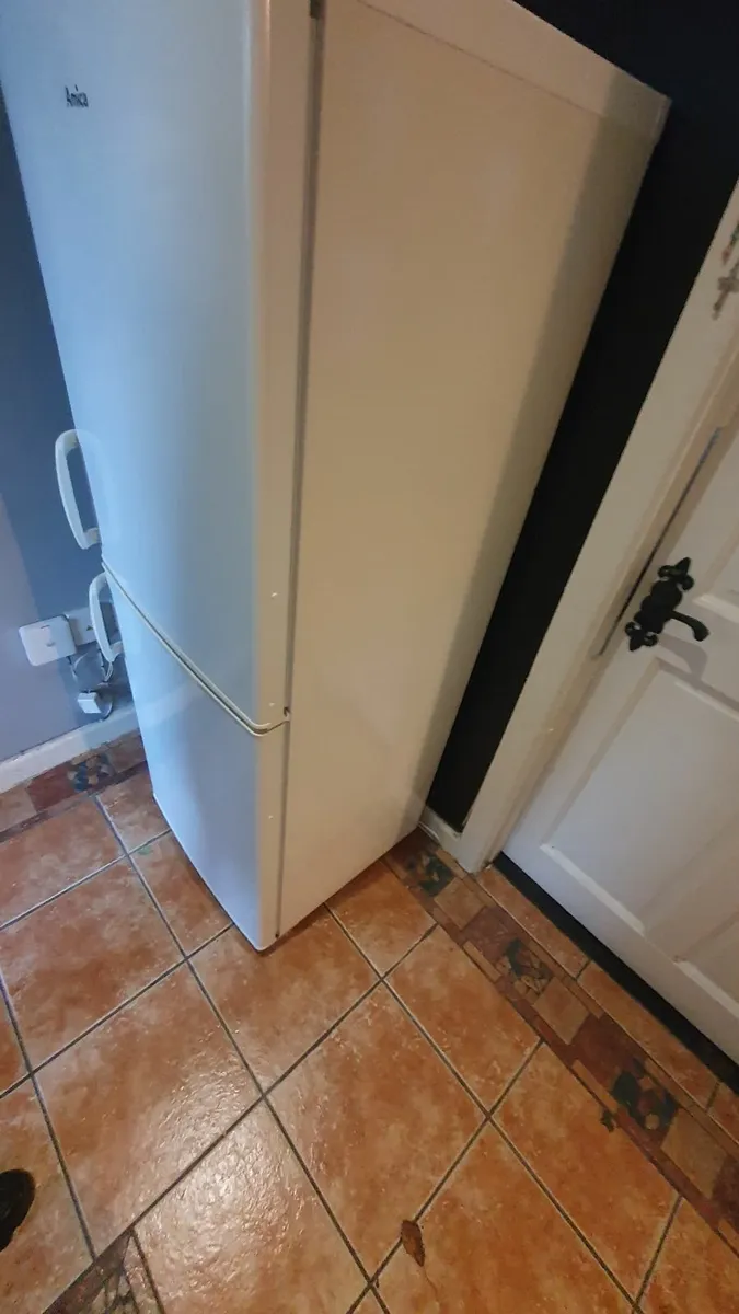 Fridge freezer - Image 2