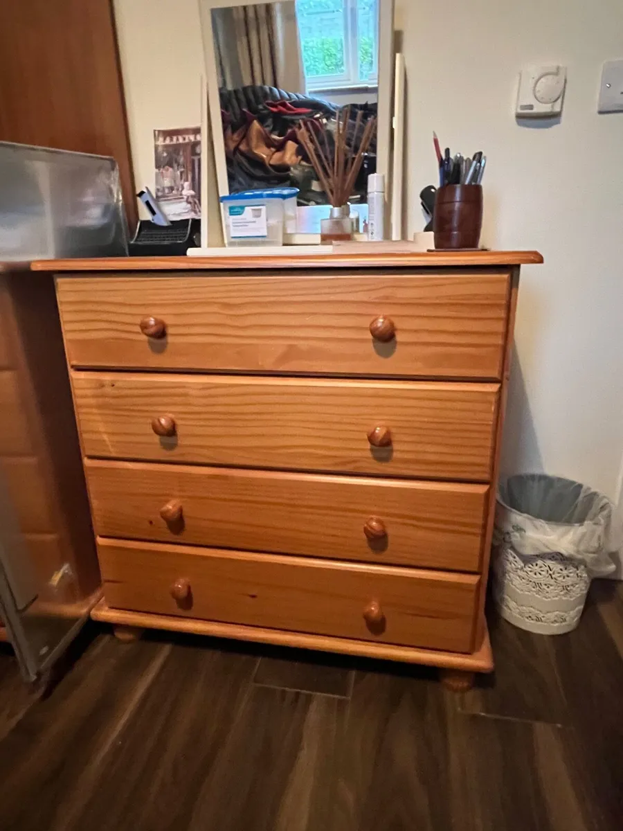 Dresser and matching wardrobe - Image 2