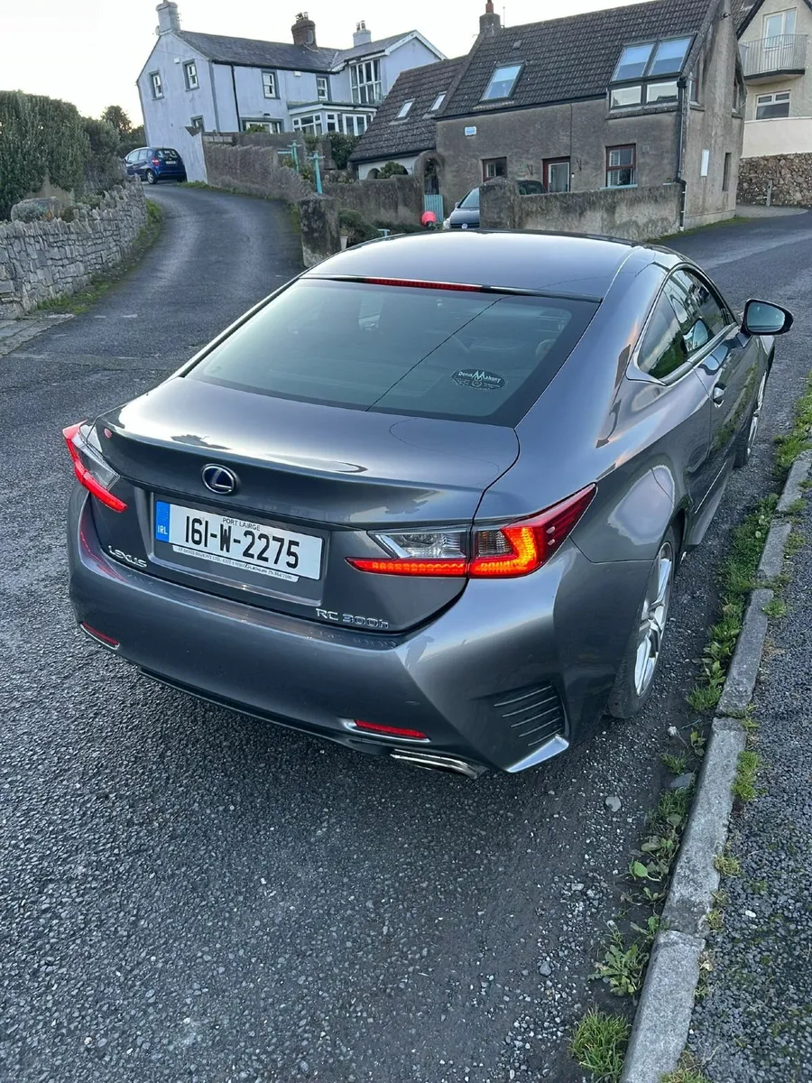 Lexus RC 300h 2016 - Image 3