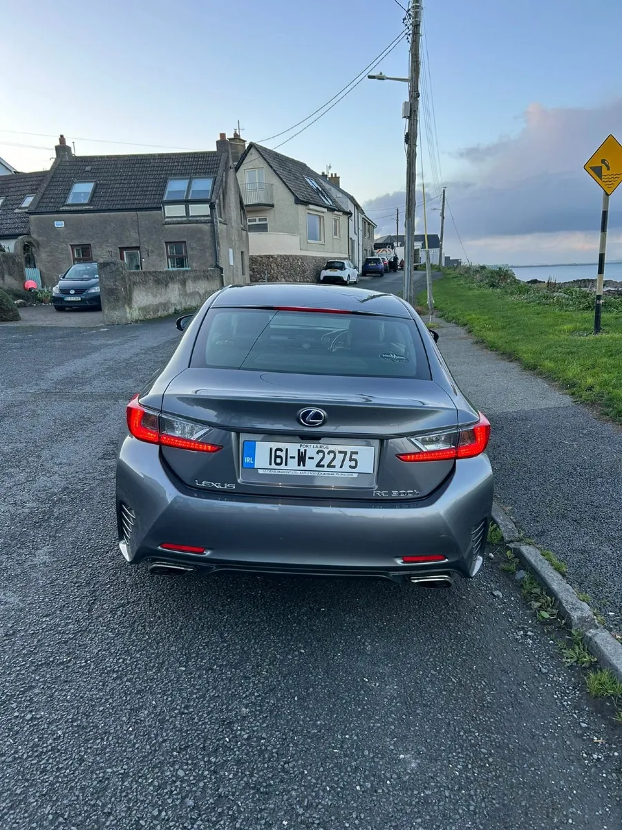 Lexus RC 300h 2016 - Image 4