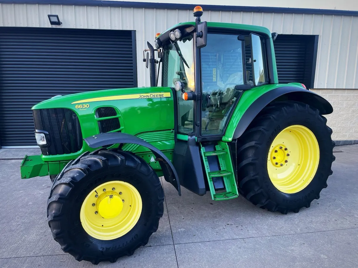LATE 2011 JOHN DEERE 6630 PREMIUM - Image 1