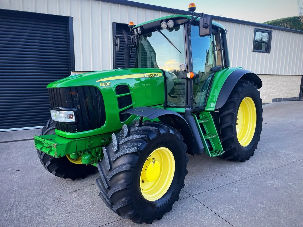 LATE 2011 JOHN DEERE 6630 PREMIUM - Image 2