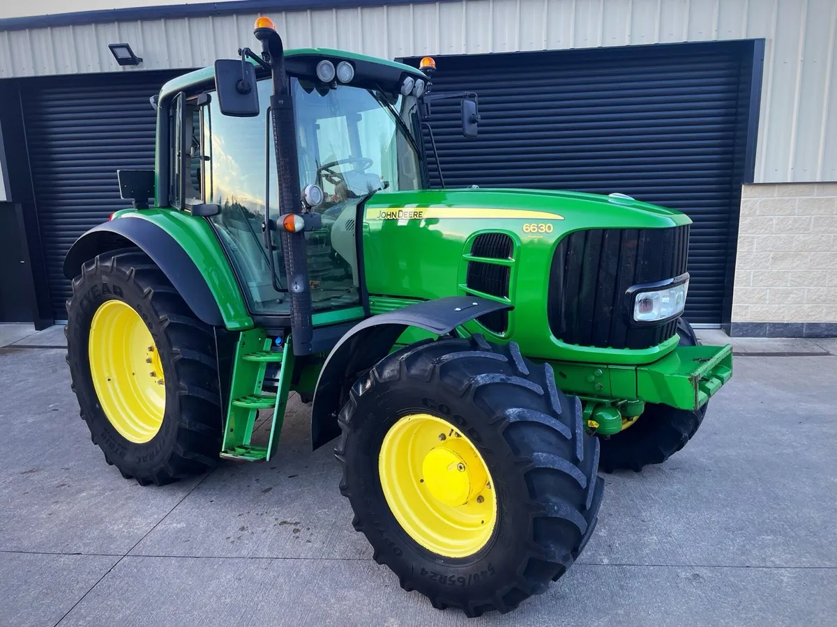 LATE 2011 JOHN DEERE 6630 PREMIUM - Image 4