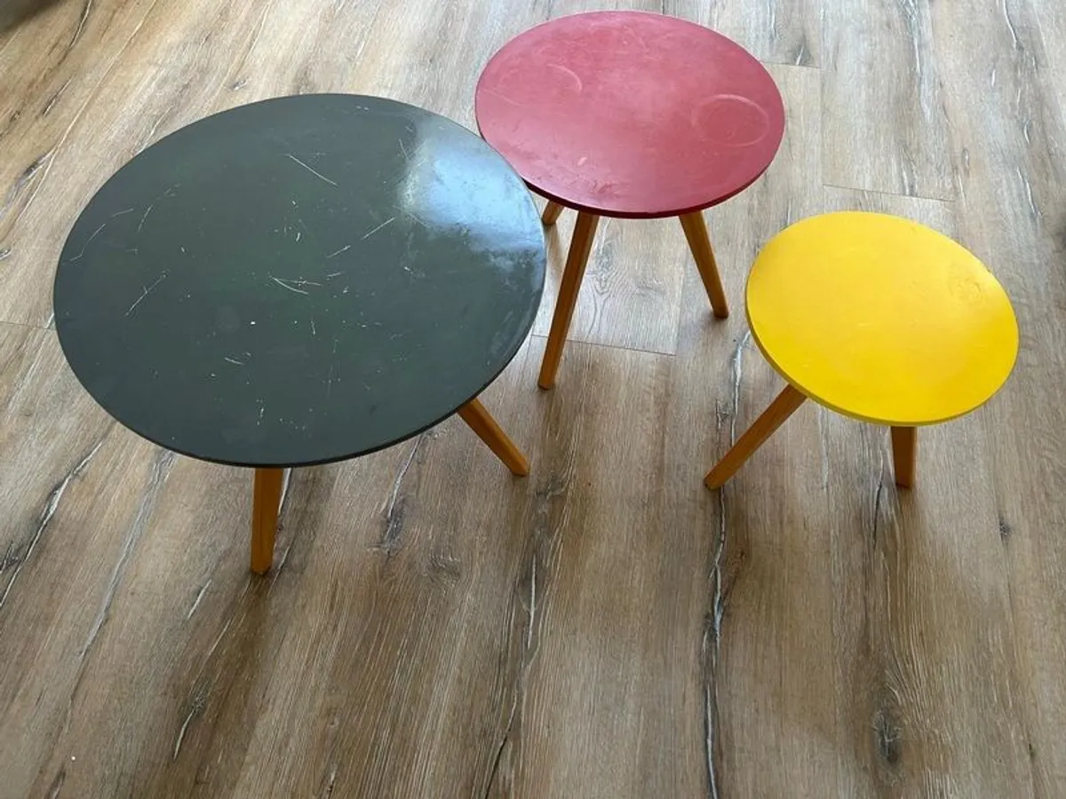 Set of 3 side tables - Image 1