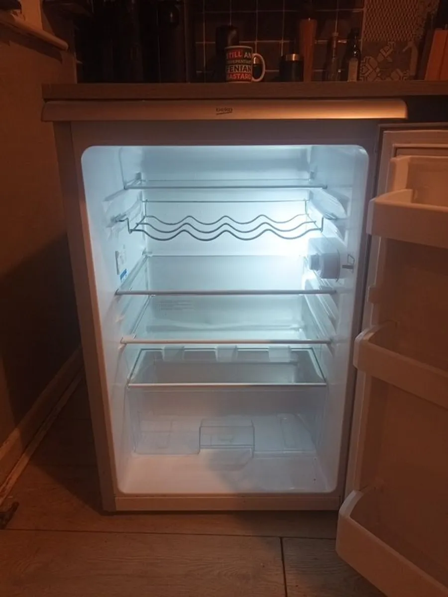 Beko undercounter Fridge - Image 3