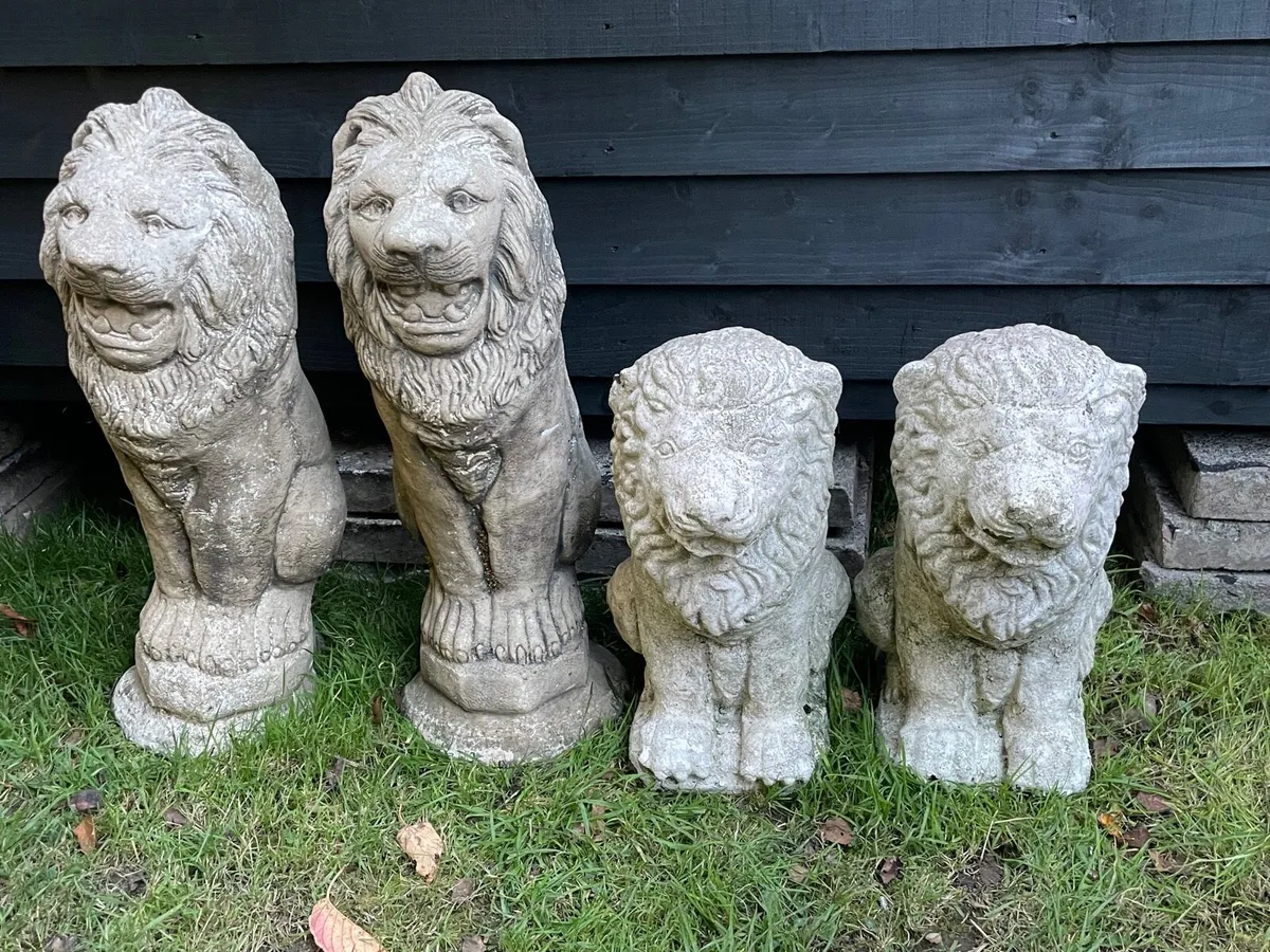 Garden statues lions x4 - Image 1