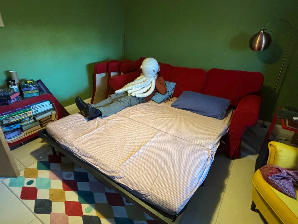 Three seater sofa bed - Image 4