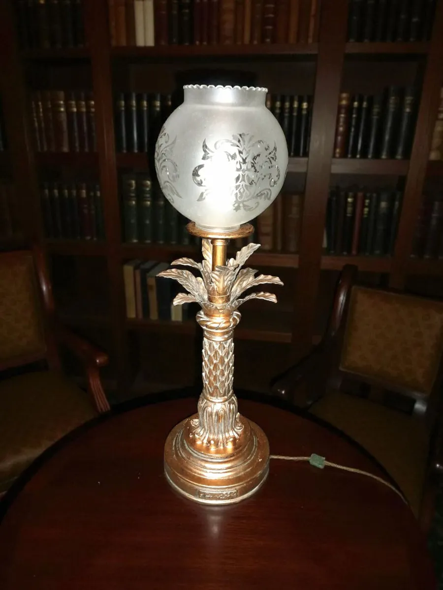 Stunning looking lamp - Image 1
