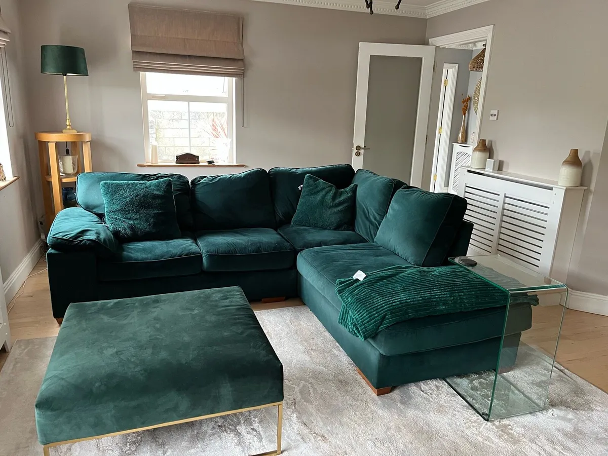 L shaped sofa - Image 1