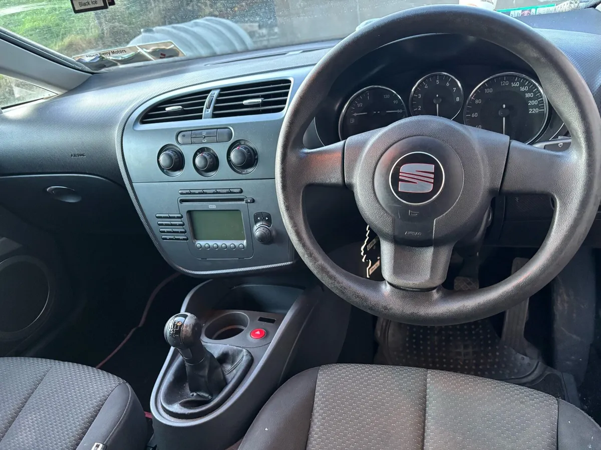SEAT LEON - Image 2