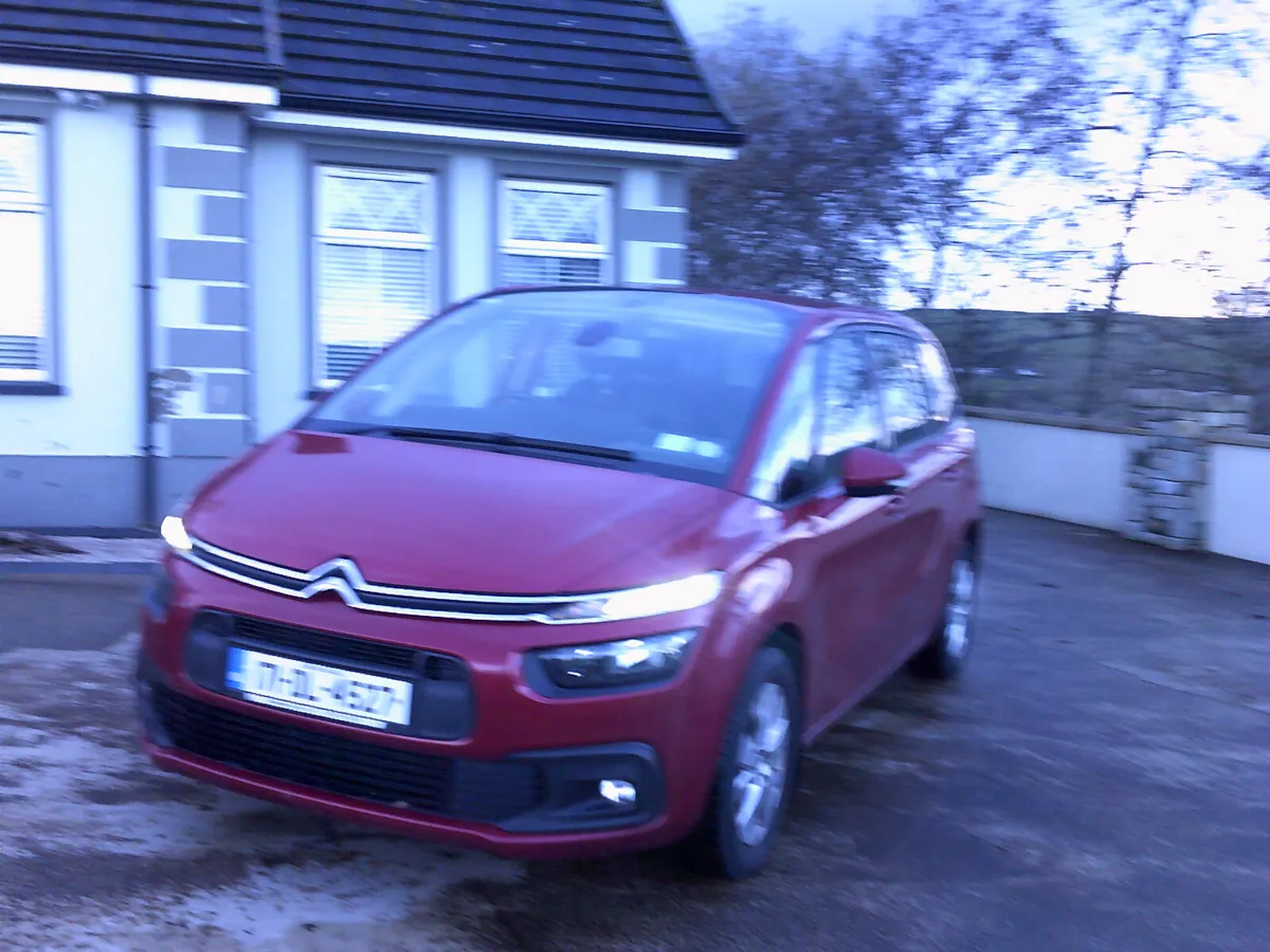 Citroen C4 2017---7 SEATER - Image 3
