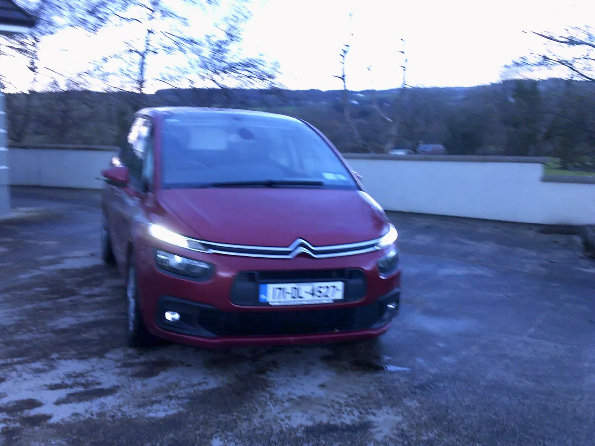 Citroen C4 2017---7 SEATER - Image 2
