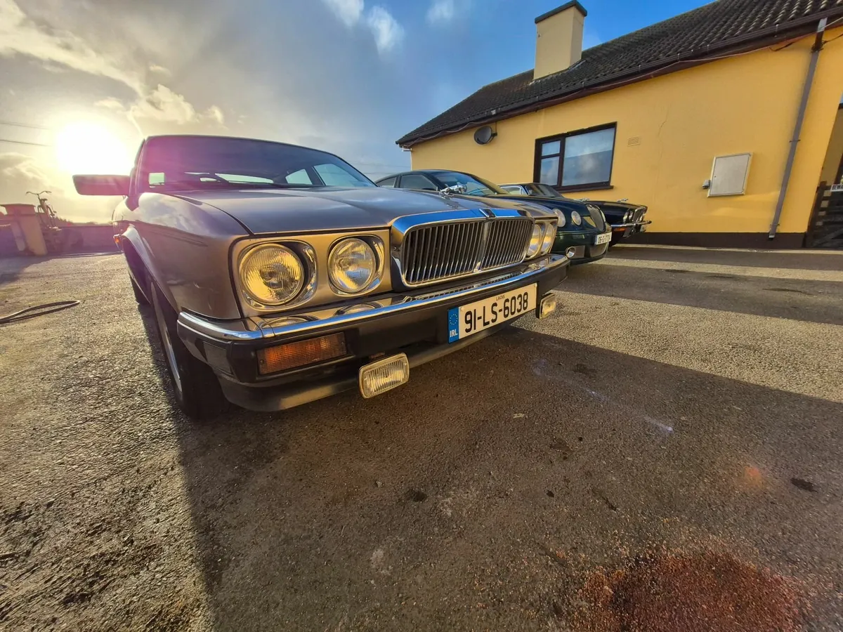 1991 Jaguar XJ6 4.0 Straight 6 - Image 1