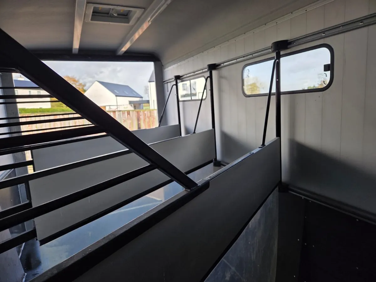 4 Horse Horsebox - Image 3