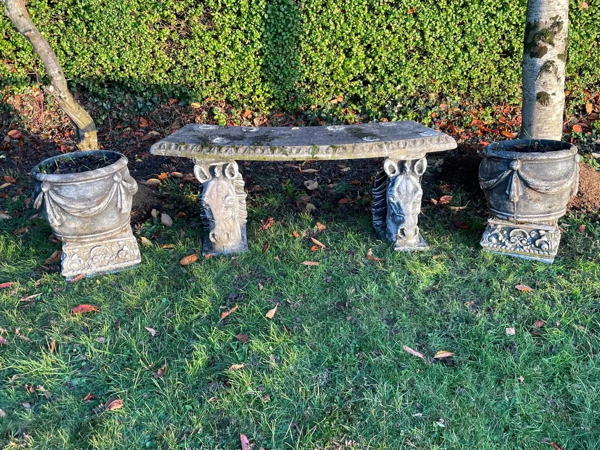 Horse bench + matching garden pots / planters - Image 2