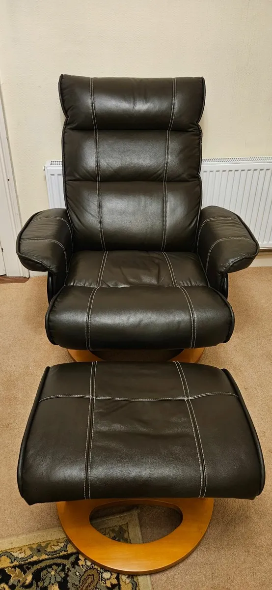 Recline & swivel Armchairs - Image 1