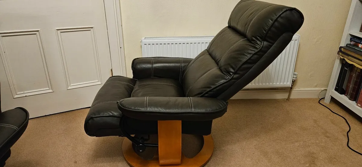 Recline & swivel Armchairs - Image 4