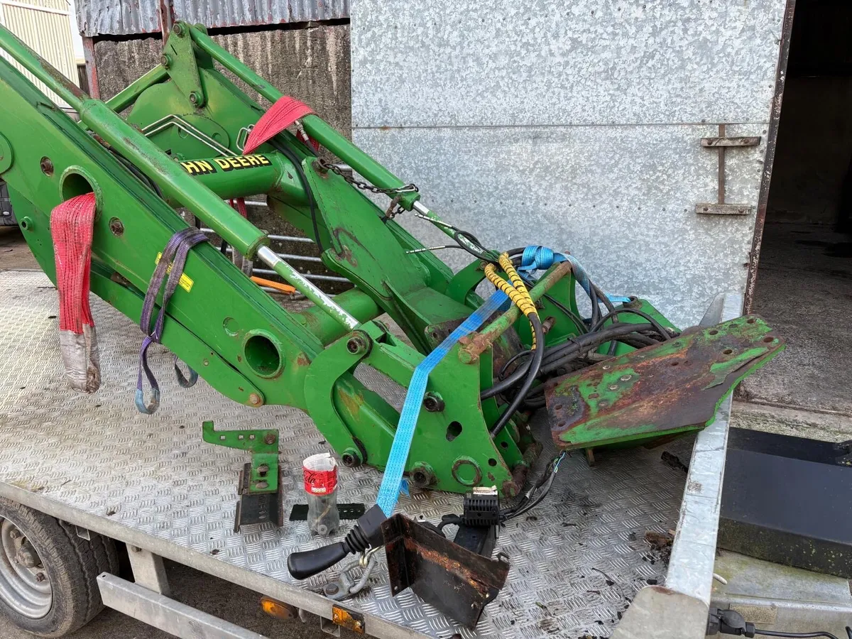 John Deere 751 loader - Image 2