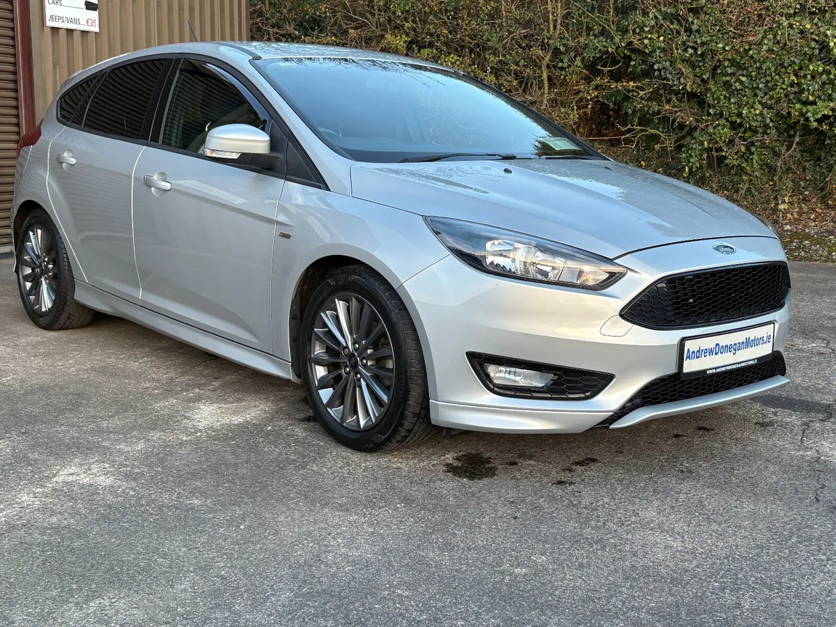 Ford Focus 2018 ST/LINE 1 OWNER FROM NEW - Image 4